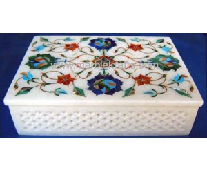 A box with inlay work on the top and filgree work on the side